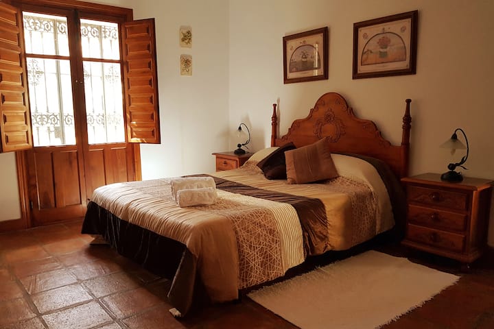 საძინებელი 1