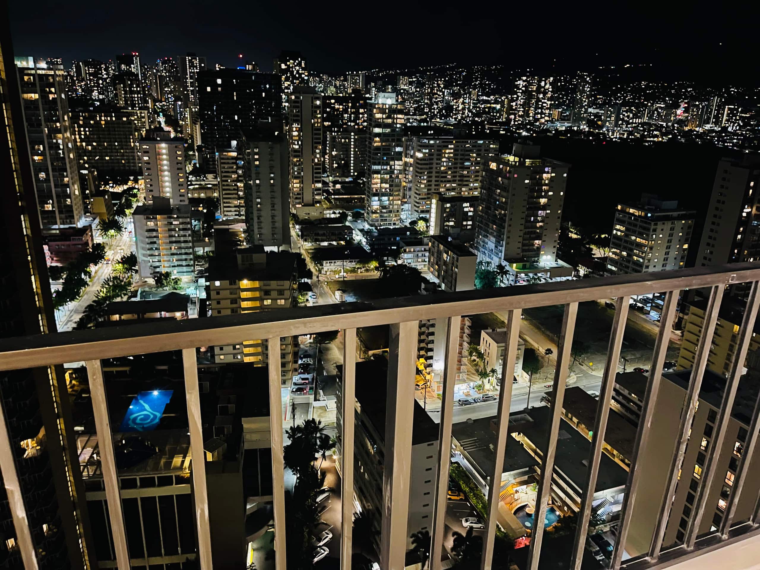 Condo in Honolulu · ★4.87 · 1 bedroom · 3 beds · 1 private bath - Image 4