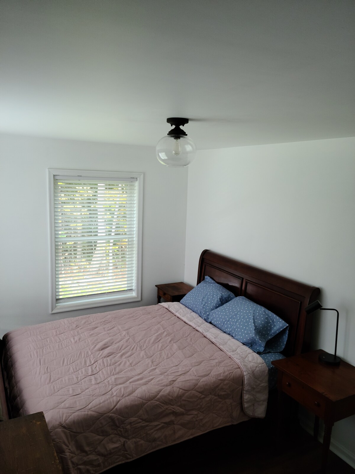 سرير مزلقة بحجم كوين