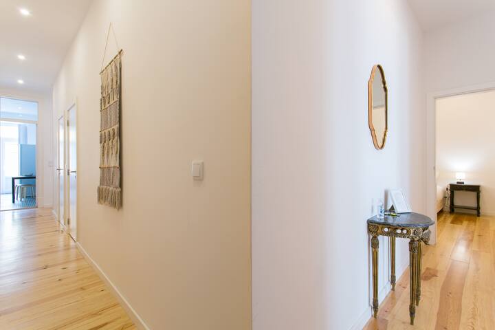 New! Kings Apartment III w/ exterior Patio gallery image 2