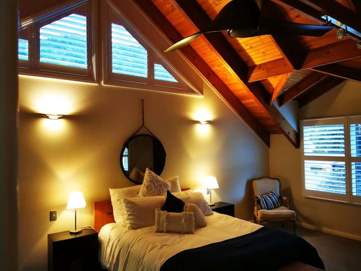 chumba kikuu cha kulala
instagram: thecoveonmilsons