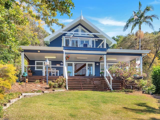 Your perfect waterfront Escape