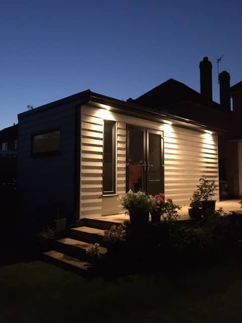 Popular Airbnb listing: Modern, self contained Garden Room in Nottingham in Broxtowe