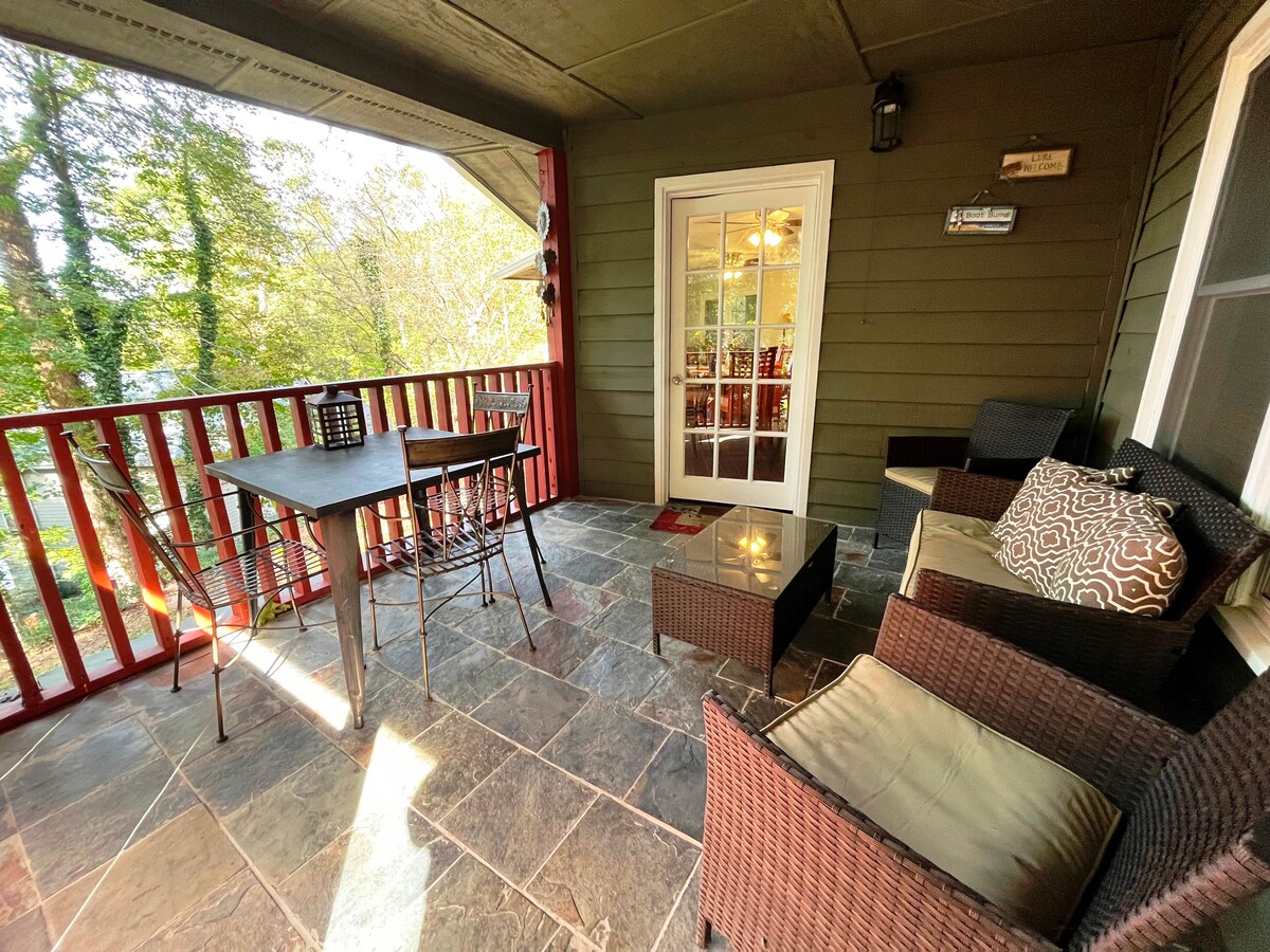 Lake house & dock.  Relax with friends & family.
