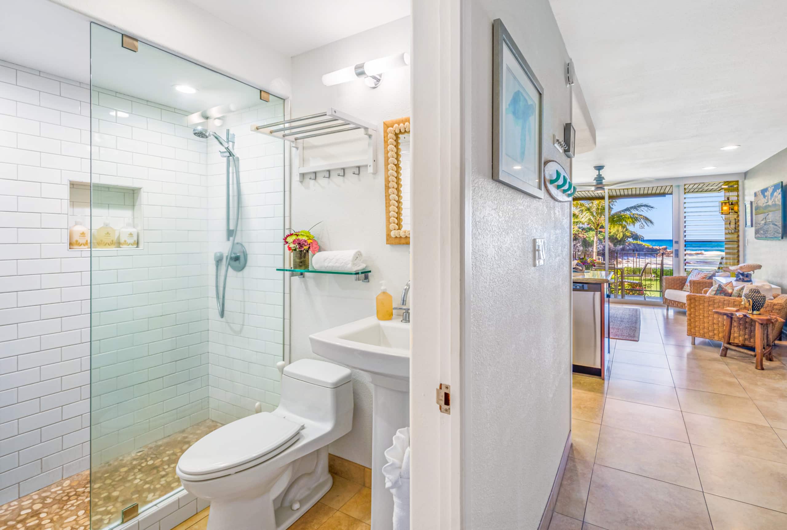 Condo in Lahaina · ★4.93 · 1 bedroom · 2 beds · 1 bath - Image 14