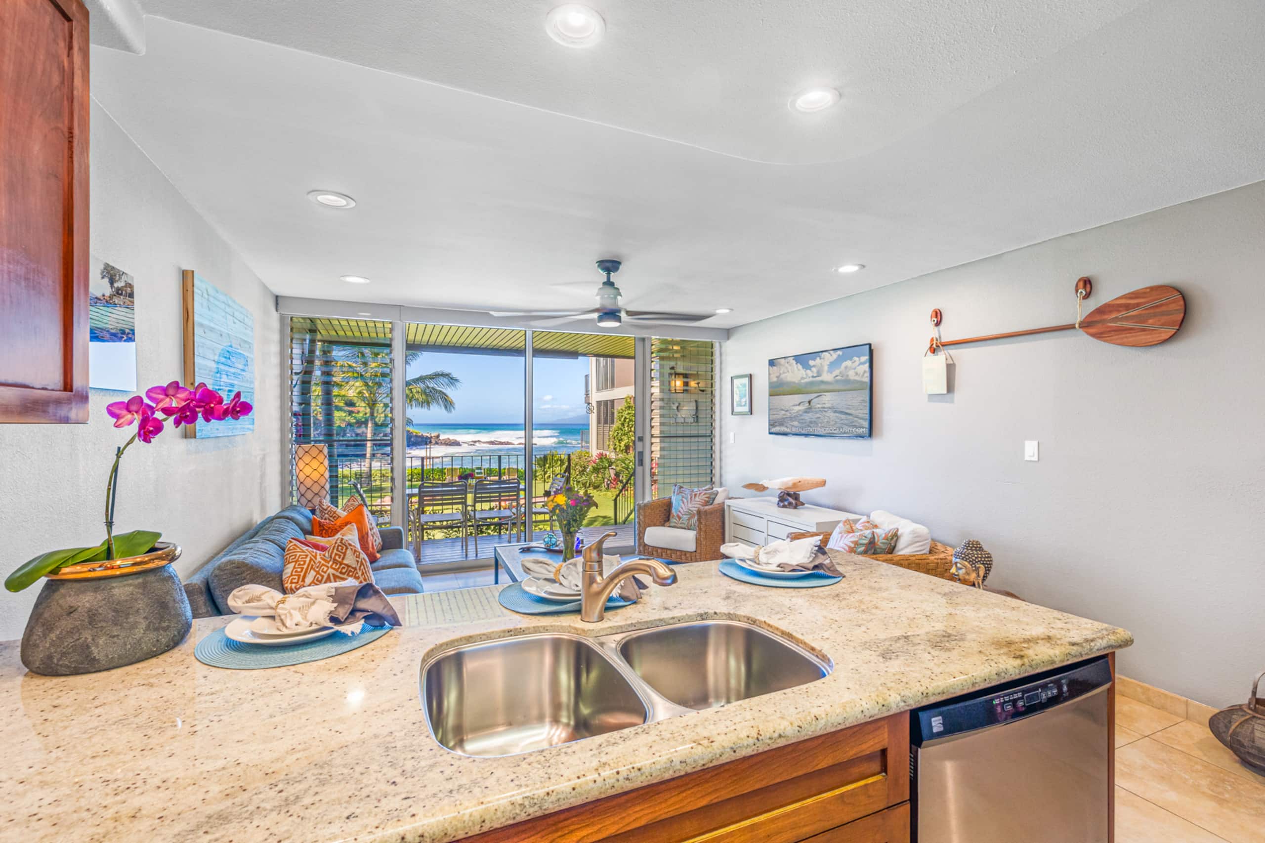 Condo in Lahaina · ★4.93 · 1 bedroom · 2 beds · 1 bath - Image 7