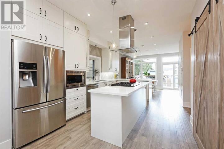 Modern Home – 20min to Downtown w/ Outdoor Patio gallery image 2