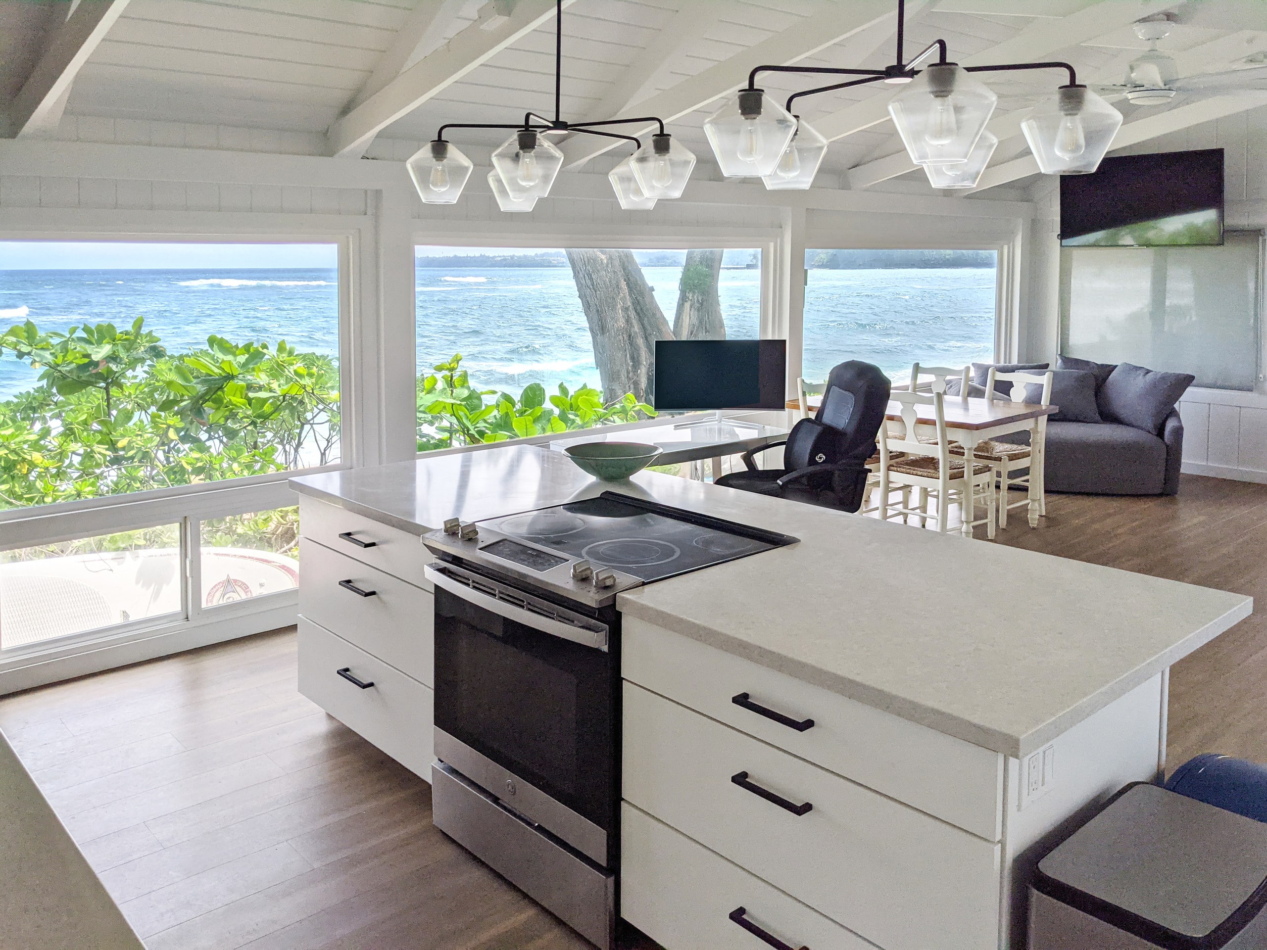 New! Oceanfront Haena Cottage - Steps to the Beach - Photo 7