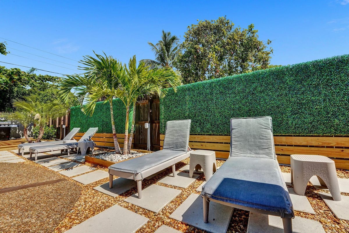 Stylish Pet Friendly Home with Private Pool Oasis — photo 31