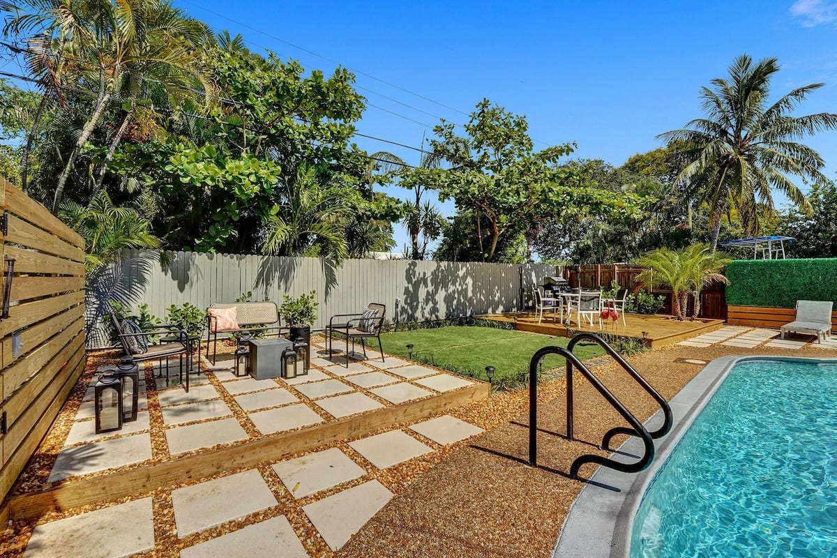 Stylish Pet Friendly Home with Private Pool Oasis — photo 7
