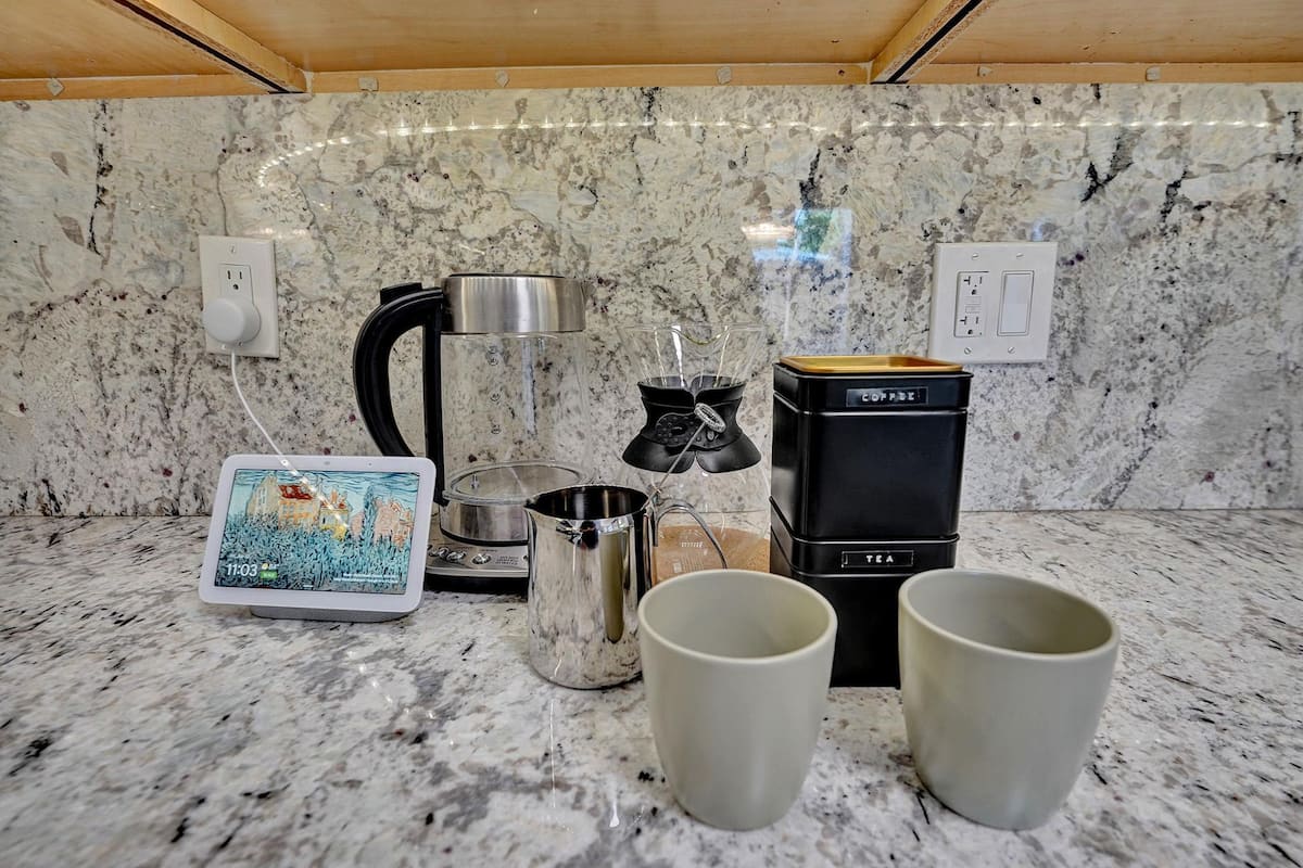 Stylish Pet Friendly Home with Private Pool Oasis — photo 18