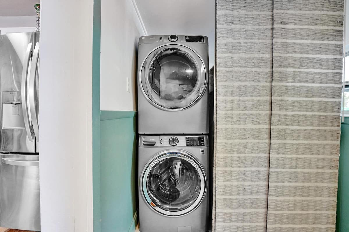 Stylish Pet Friendly Home with Private Pool Oasis — photo 20