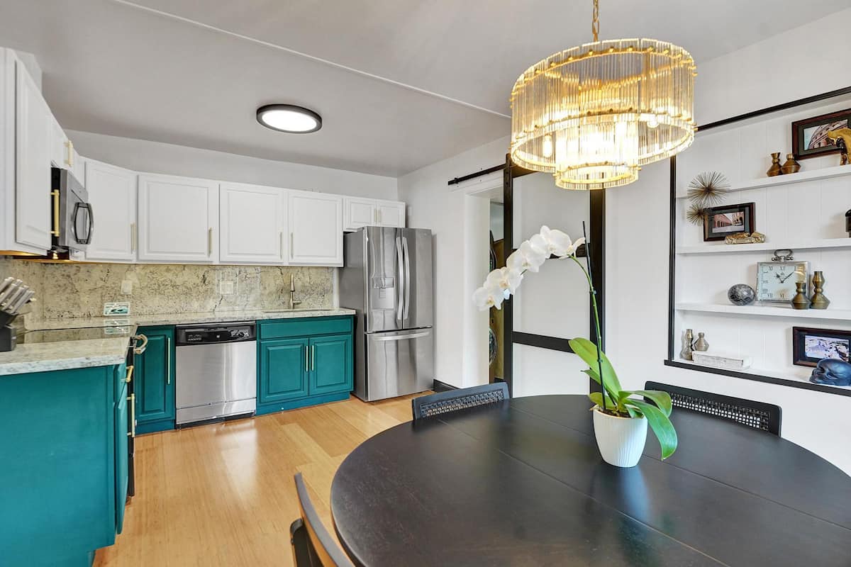 Stylish Pet Friendly Home with Private Pool Oasis — photo 11