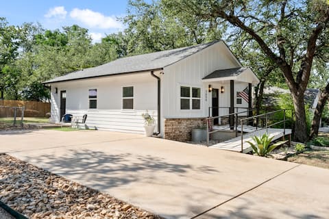 New! Cheerful 2-bedroom bungalow at Belton Lake.