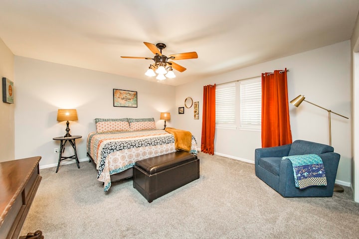 Silid - tulugan 1 na may King Bed