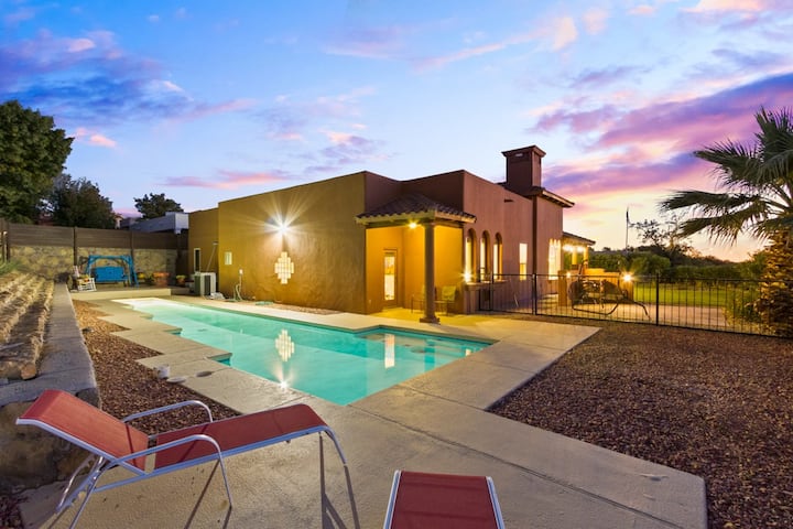 LUXURy, Heated POOl,  Sunset Views, Early Check-in