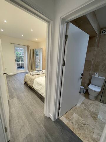 Modern Detached House in the Hart of Islington gallery image 4