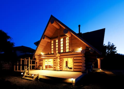Opened in May 2021/Yellow cedar Canadian loghouse