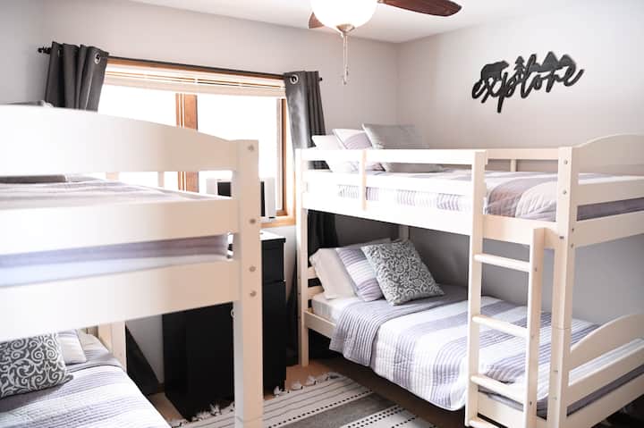 Two bunk beds with four comfortable twin beds are available in one of the upstairs bedrooms. 