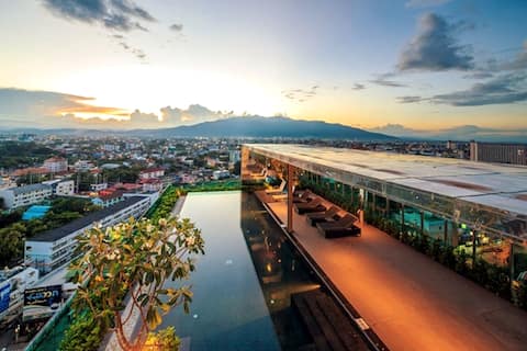 The Astra 2bedroom,close night bazaar and old city