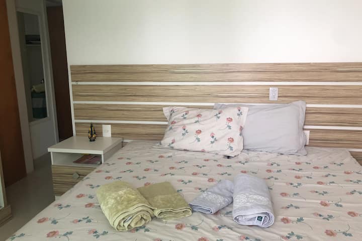 1号房间设有两张单人床，相连，形成一张双人床。
家具计划在MDF中装修。 衣柜尺寸合适。
有奢华的床品，浴巾，高品质的床垫，还有公认的品牌。  