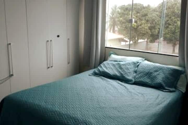 卧室2 ：双人床