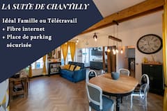 La+Suite+de+Chantilly+-+Apartment+with+Private+Hot+Tub