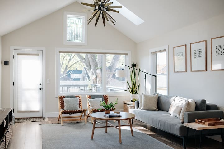 Urban Oasis! Centrally located home. King beds.