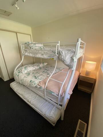 Yarra House -Comfortable home close to everything! gallery image 5