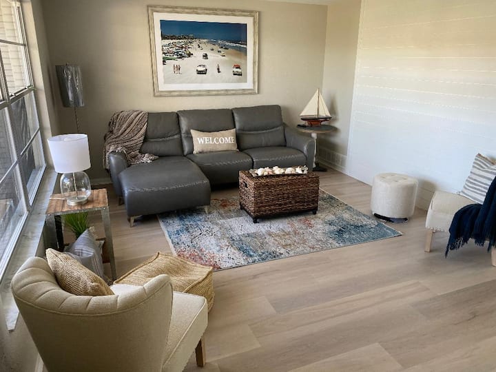 Insta-worthy Beach House! 📸 Pool 200ft From Beach! - Ormond-by-the-Sea, FL