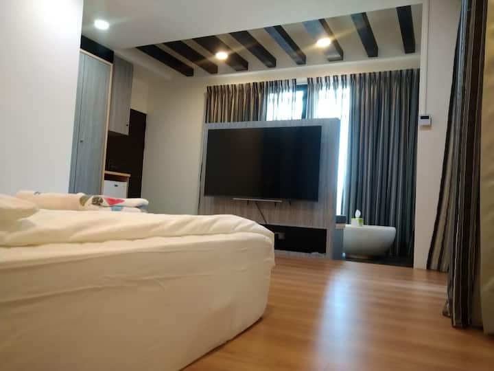 Shirt Storm Hualien (Splendid) Elevator Double Suite with Balcony