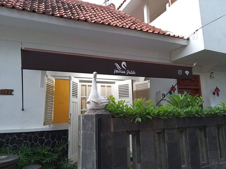 Hamsa Putih full house near Jogja kraton Houses for Rent in Ngampilan