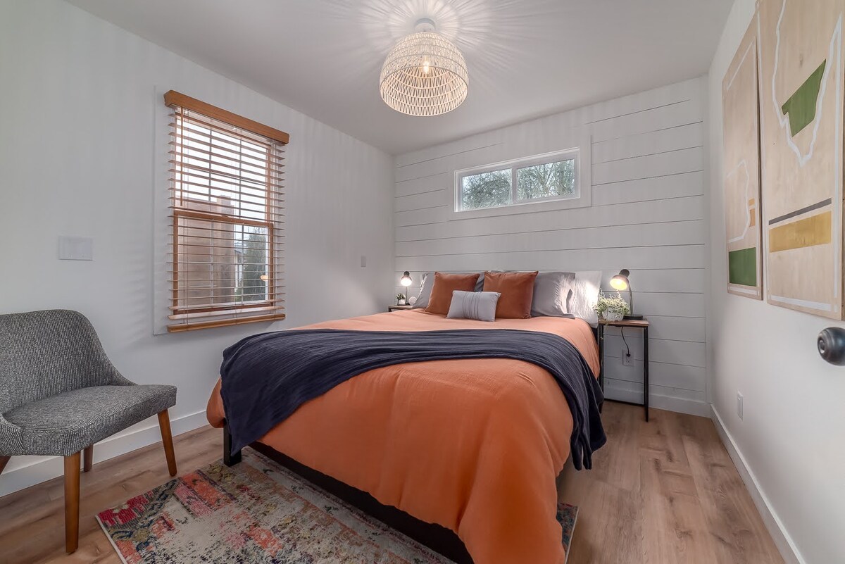 საძინებელი 152×203 სმ‑იანი საწოლით