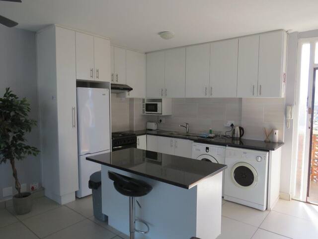 Beautiful Apartment on Beachfront Strand gallery image 2