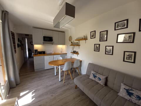 Top Airbnb: Apartment in residence with heated pool in Saint Jean D'arves