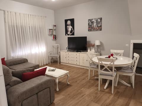 Top Airbnb: Lovely cottage with parking and ground floor in Castilla La Mancha