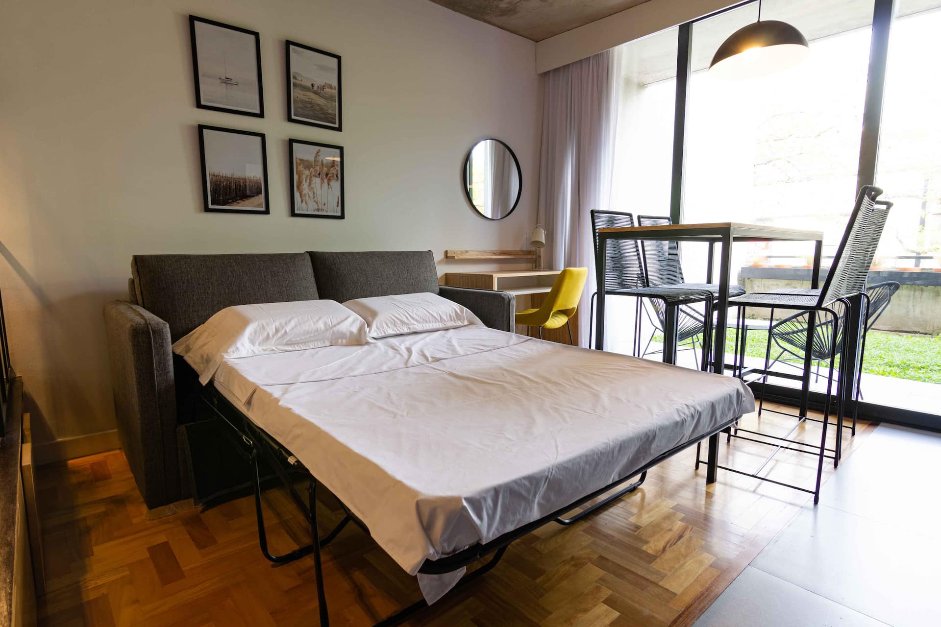 Kitnet reformada com jardim em Palermo