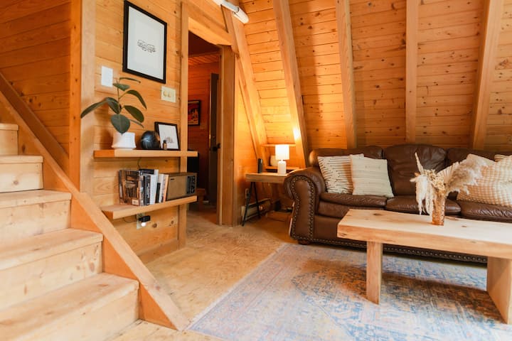 Peaceful Wentworth A-frame W/ Hot Tub And Starlink - Nova Scotia