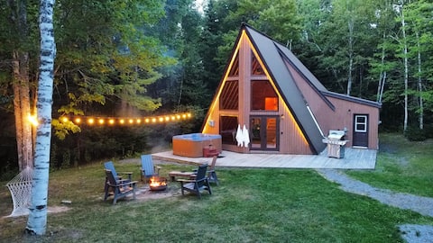 Peaceful Wentworth A-Frame w/ Hot Tub and Starlink