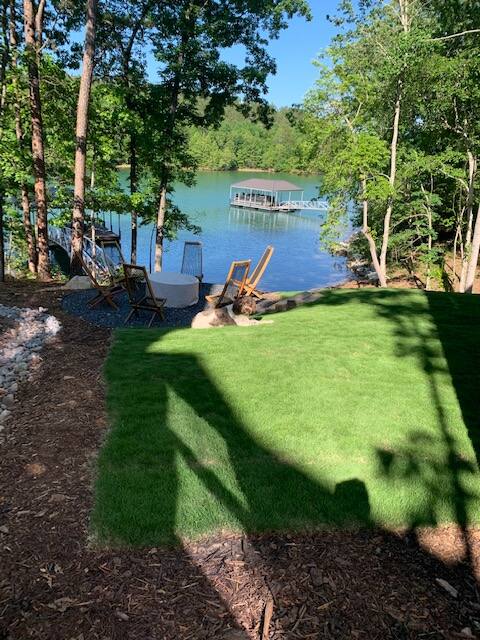NEW- The Heron House, relaxing lakefront retreat.