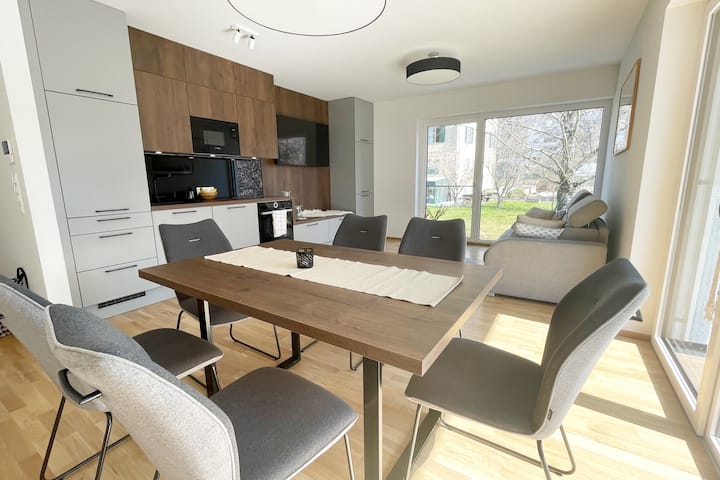 Luxury apartment with balcony and near the lake