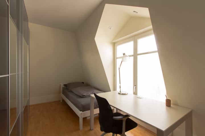 Dhomë gjumi dhe studio