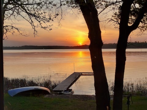 secluded peaceful lakefront 4Br/2ba BOOK NOW!