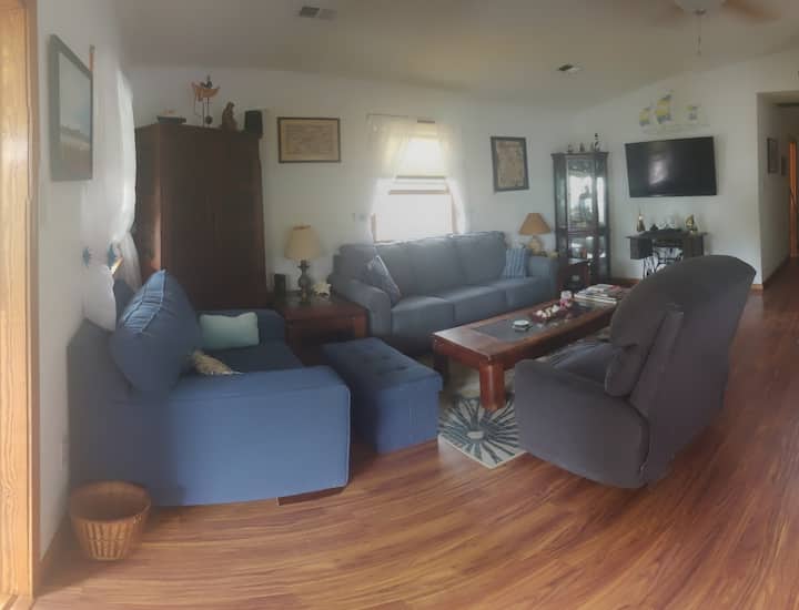 Barbie's Beach Box - Shaded Outer Banks Bungalow - Kitty Hawk, NC