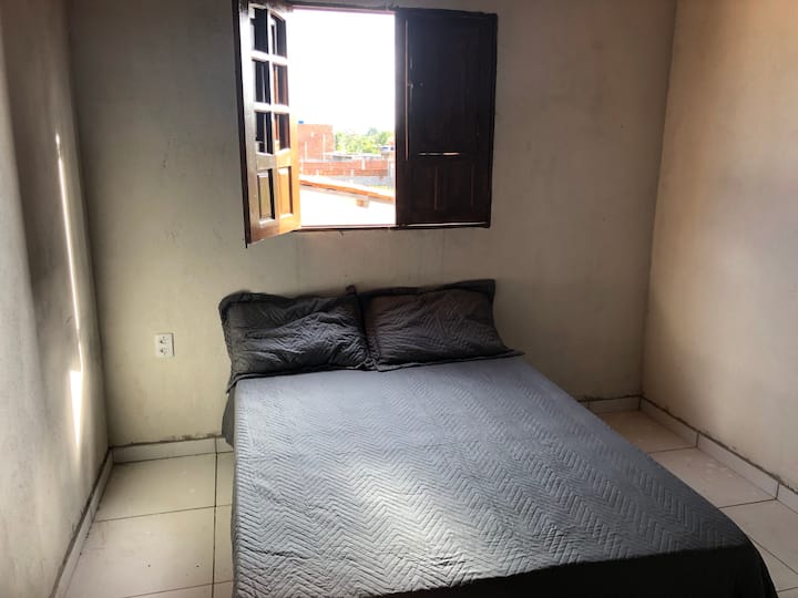 Arriba, dormitorio 2.