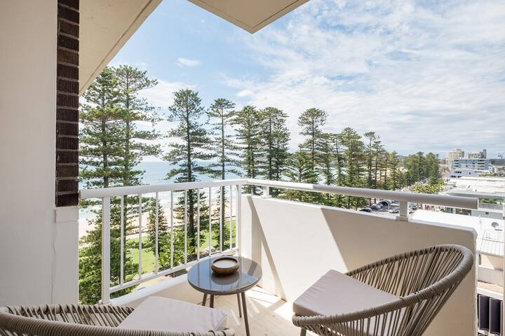 Stunning Beachfront Penthouse-Beach/District Views gallery image 4