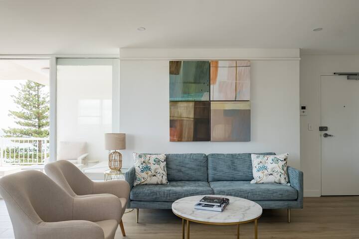 Stunning Beachfront Penthouse-Beach/District Views