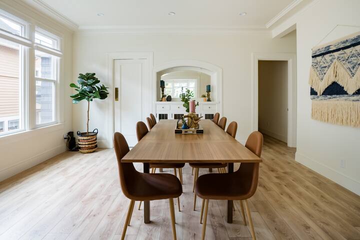 Elegant 6BR Millionaires Row Retreat Near Downtown gallery image 4