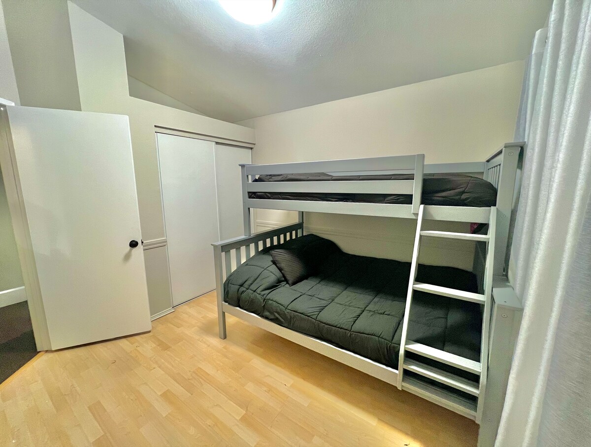 Spacious twin/full combo bunk bed means fun for the whole family!