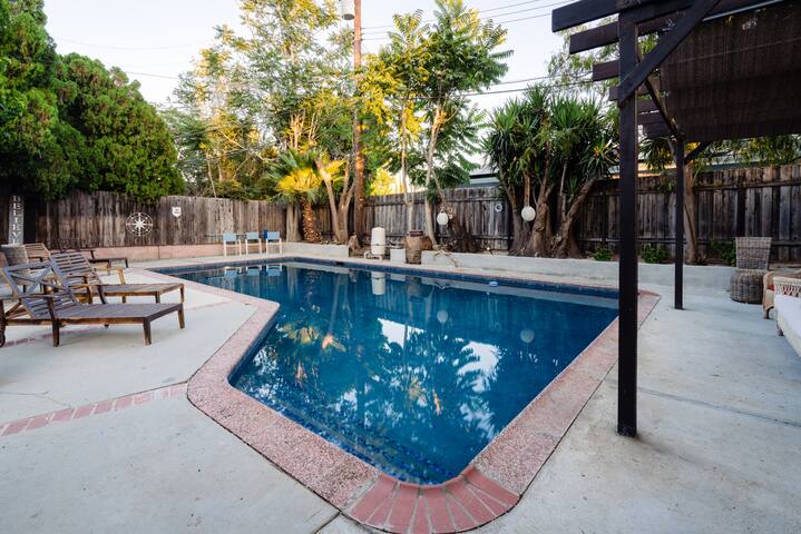 Le Bleu House – Newly Designed 3BR House w/ POOL gallery image 5